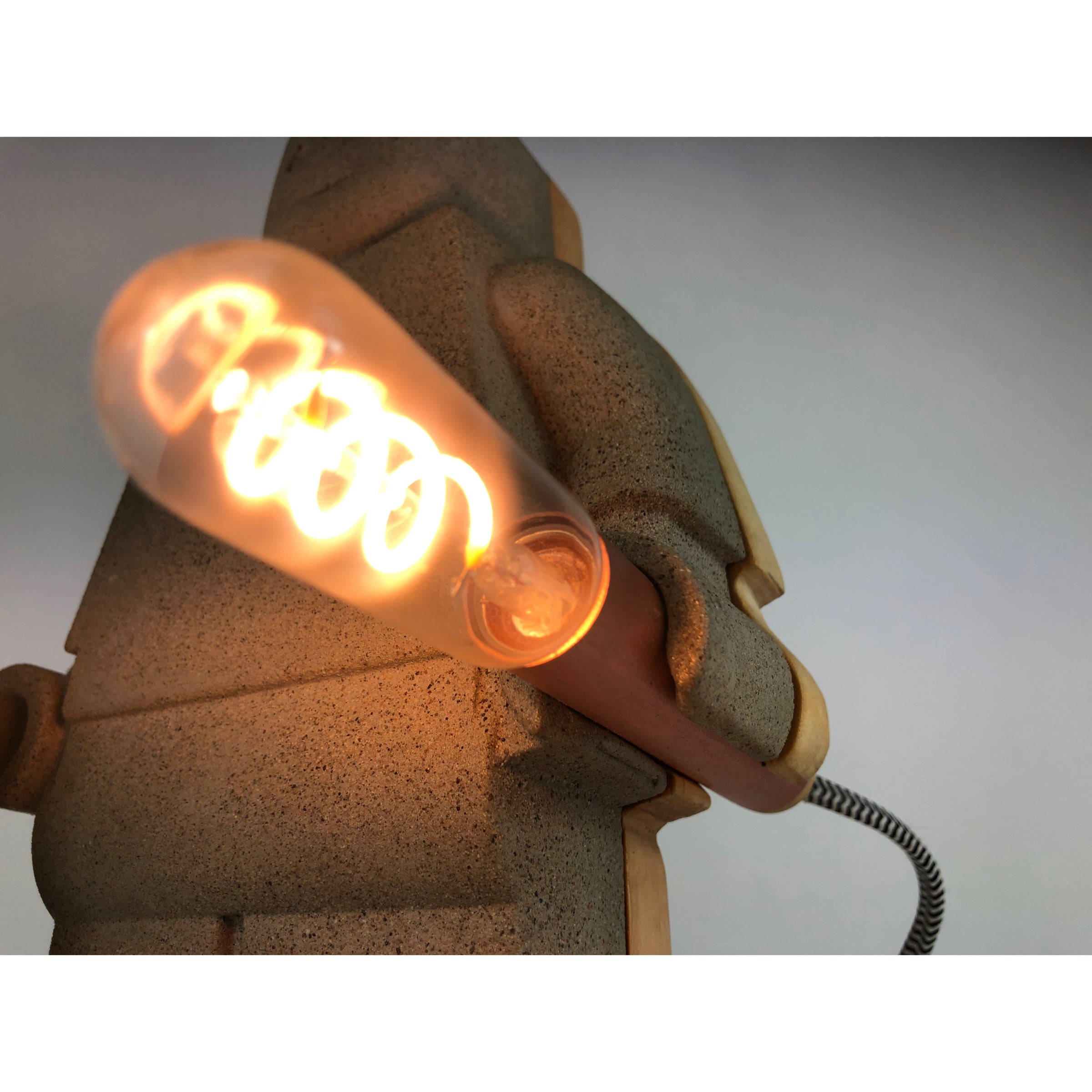 BRICK-MAN LAMP