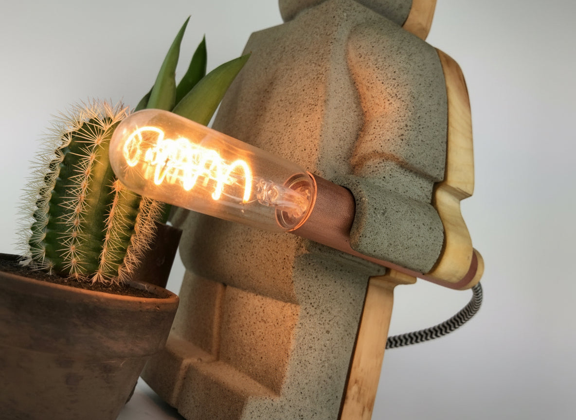 BRICK-MAN LAMP