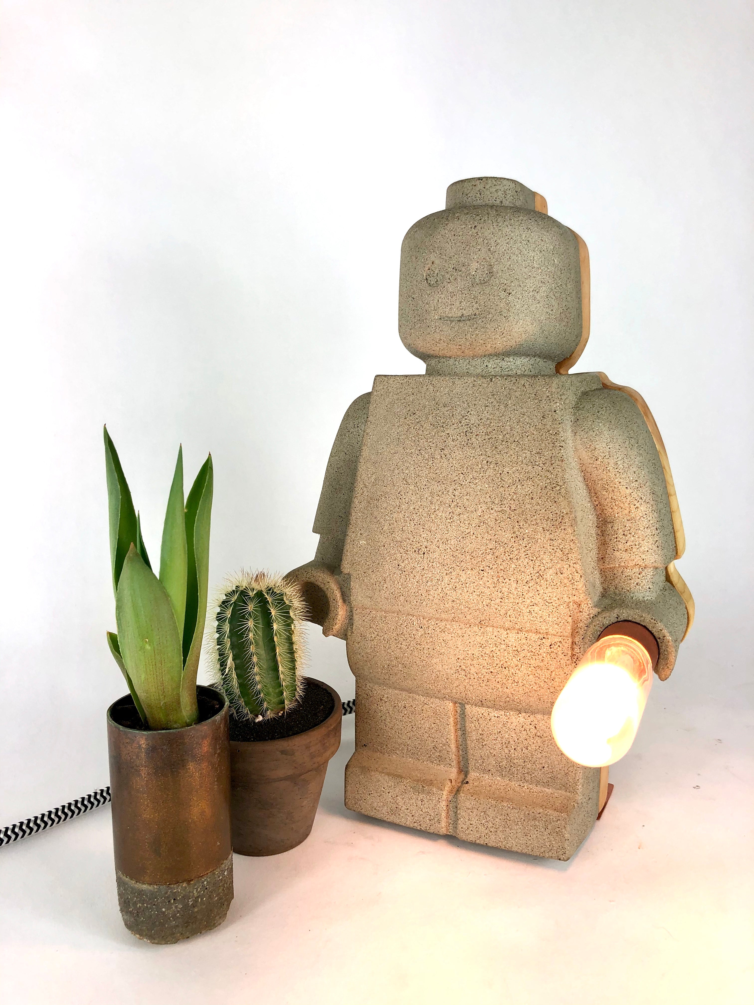 BRICK-MAN LAMP